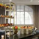 Hilton / St. Charles Avenue Hotel