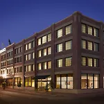 Hotel Renaissance Arts Warehouse District 4*