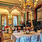 Parisian Courtyard 3* New Orleans