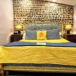 Bed & Breakfast Parisian Courtyard 3*