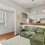 Perfectly Located 1 Bedroom I Uptown - Magazine St