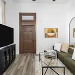 Delightful Canal Street Family Home In Mid-City