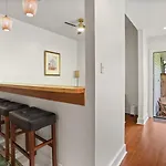 Perfectly Located 1 Bedroom I Uptown - Magazine St Holiday home New Orleans