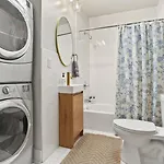 Perfectly Located 1 Bedroom I Uptown - Magazine St