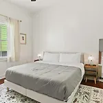 Holiday home Perfectly Located 1 Bedroom I Uptown - Magazine St *