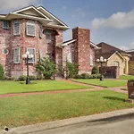 Peaceful 4Br Home - Yard, Family Comforts