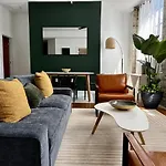 Stylish Industrial Loft In Warehouse District *
