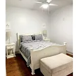 Apartment Drop Your Bags In Your 2 Bdrm, 2 Full Bath In French Quarters Prime Location New Orleans