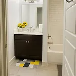Drop Your Bags In Your 2 Bdrm, 2 Full Bath In French Quarters Prime Location Apartment *