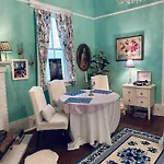 3br Gorgeous Paris Penthouse Sleeps 5 W Balcony, Fq, Streetcar!! * New Orleans