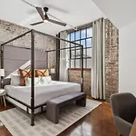 Apartment Stylish Industrial Loft In Warehouse District
