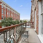 Modern One Bedroom With Balcony
