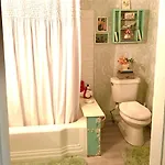 3br Gorgeous Paris Penthouse Sleeps 5 W Balcony, Fq, Streetcar!! New Orleans