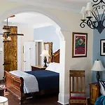 Inn The Blue60 Marigny Inn