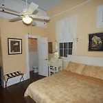 The Burgundy 3* New Orleans