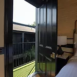 The Prytania Oaks Inn 2*