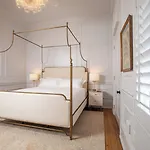 The Prytania Oaks Inn
