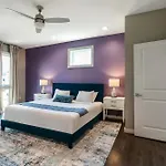 Stunning 4 Bedroom Townhouse In Mid