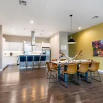 Holiday home Stunning 4 Bedroom Townhouse In Mid New Orleans