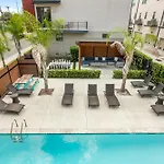 Stunning 4 Bedroom Townhouse In Mid Holiday home
