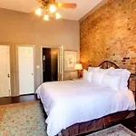 Audubon 4*