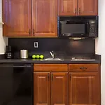 Federal City Inn & Suites