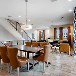 Luxury 3-Story Home W Pool & Parking Garage