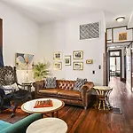 Site 61 Hostel New Orleans