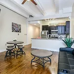 Stunning - Near Fq And Bourbon New Orleans