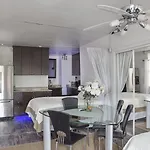 Magazine Mansion Motel 3*