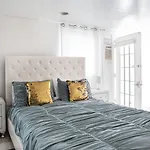 Motel Magazine Mansion 3*