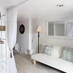 Magazine Mansion Motel