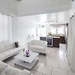 Magazine Mansion 3*