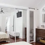 Magazine Mansion Motel 3*