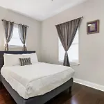 Luxury 3-Bedroom Oasis With Open Living Space & Designer Touches