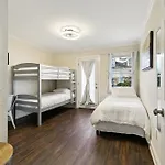Apartment Cute 2bed 1bath, 7blocks From French Q, Steps To Jazz Venues, Free Gated Pk Include