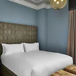 Hotel Le Pavillon, New Orleans, A Tribute Portfolio