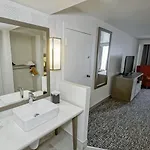 Country & By Radisson, I-10 East, La Hotel New Orleans