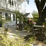 Ashton\'S Bed And Breakfast