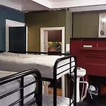 Hostel India House