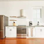 Sonder Baronne Manor