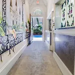 Chateau Orleans Aparthotel