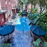 Aparthotel Chateau Orleans 3*