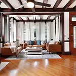 Holiday home Spacious And Elegant Family In Mid-city New Orleans