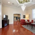 Spacious Full Duplex 8 Bedrooms For 20