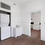 Spacious And Elegant Family In Mid-city New Orleans