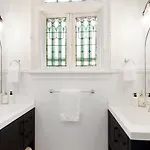 Spacious And Elegant Family In Mid-city New Orleans