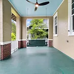 Holiday home Spacious And Elegant Family In Mid-city