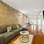 Stylish & Spacious In Apartment