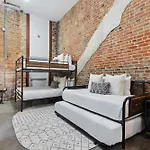 Exquisite Flat In Arts District Apartment